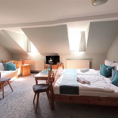 Hotel Ross Zwönitz Buitenkant foto